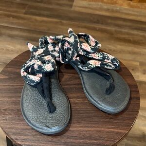 Sanuk Floral Black and Pink Sandals
